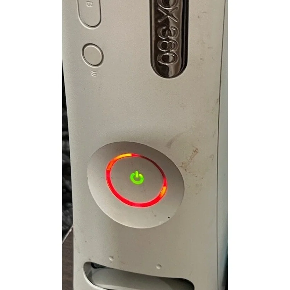 Microsoft‎ XBox 360 Console Gaming System W/ HDD parts only ring of death